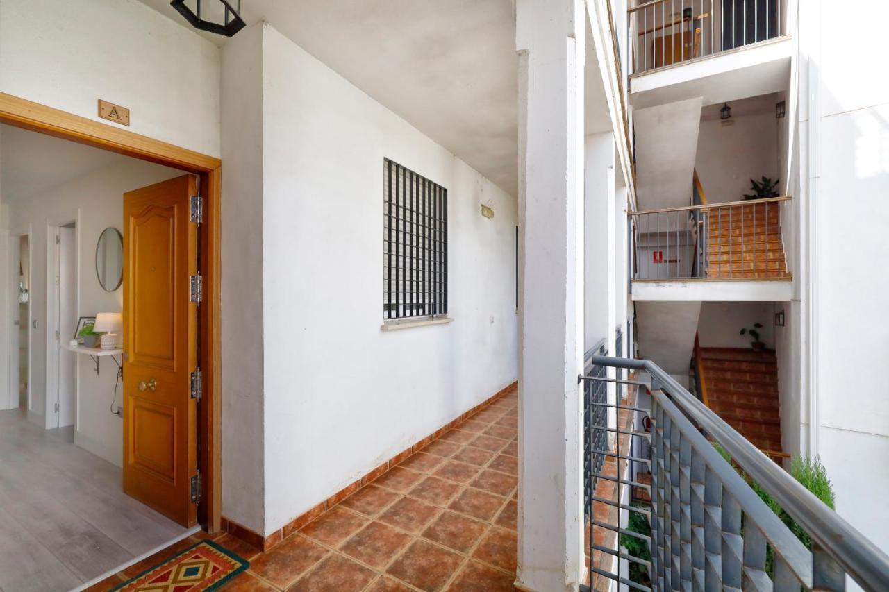 Apartamento Cerca De La Mezquita De Cordoba & Free Private Parking Exterior photo