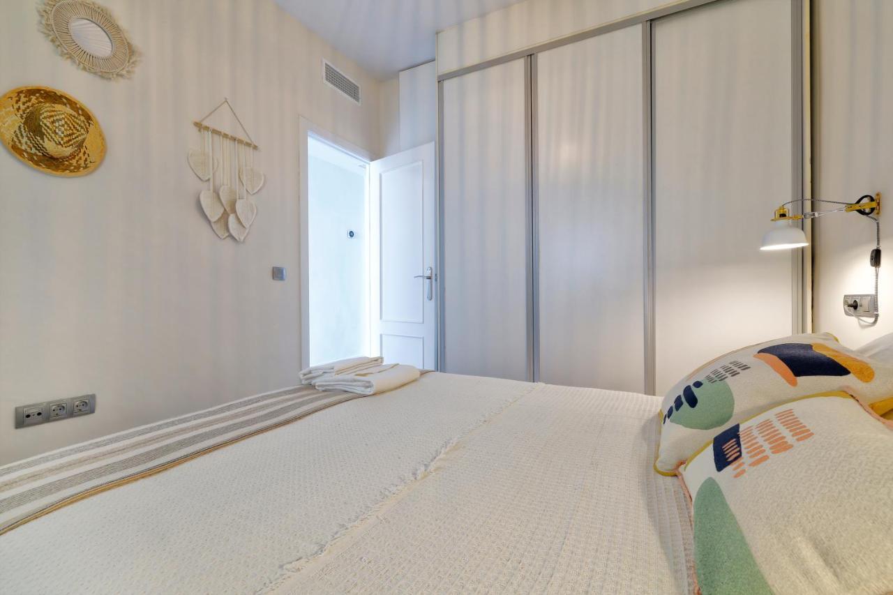 Apartamento Cerca De La Mezquita De Cordoba & Free Private Parking Exterior photo